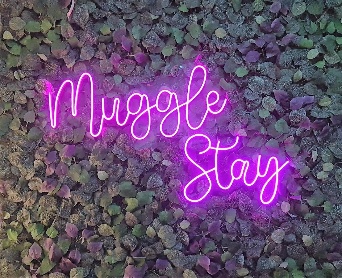 Muggle Stay Guest House - Bonifacio Global City Taguig Manila Esterno foto