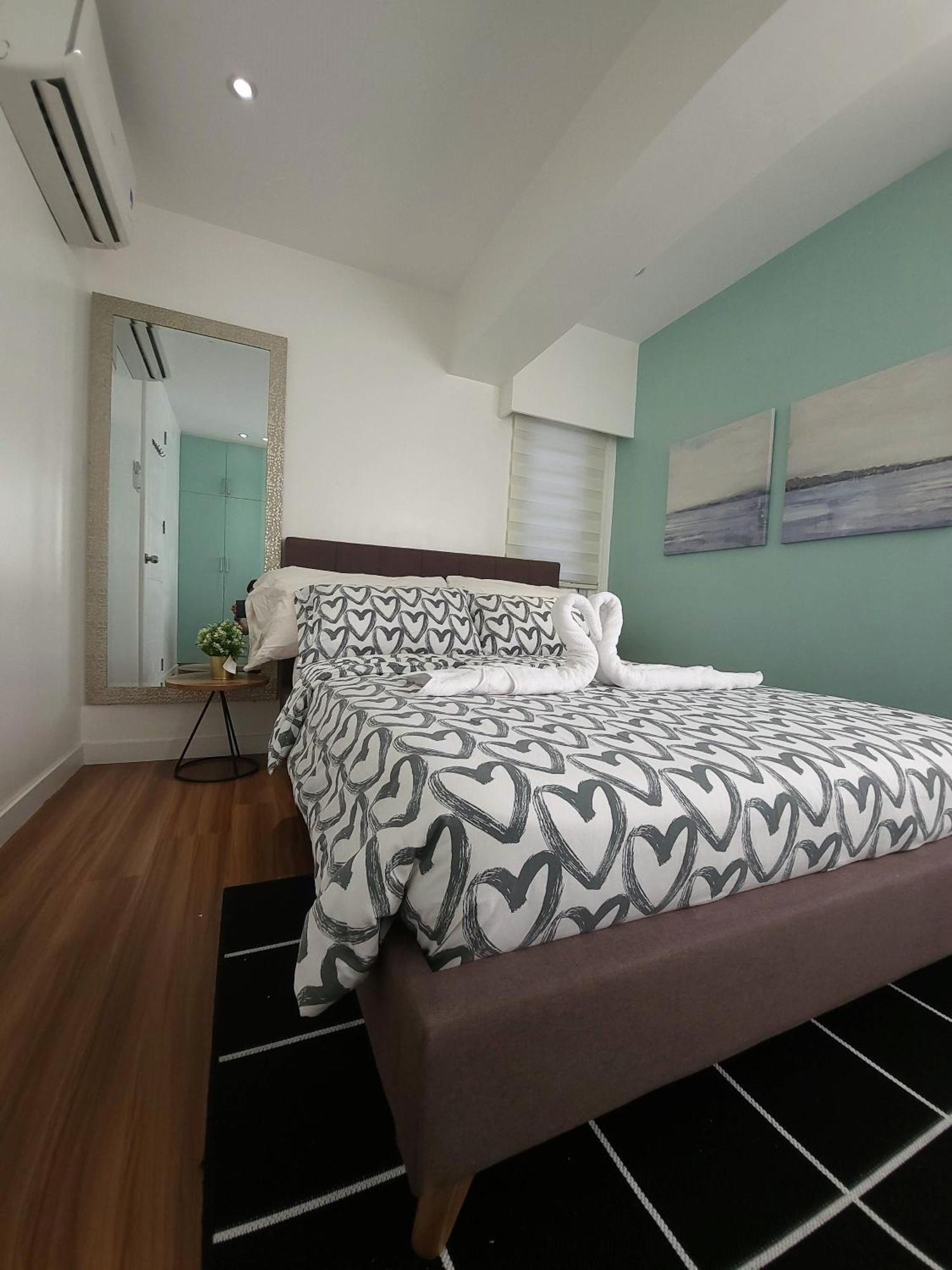Muggle Stay Guest House - Bonifacio Global City Taguig Manila Esterno foto